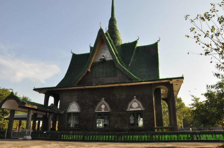 Храм Бутылок Тайланд