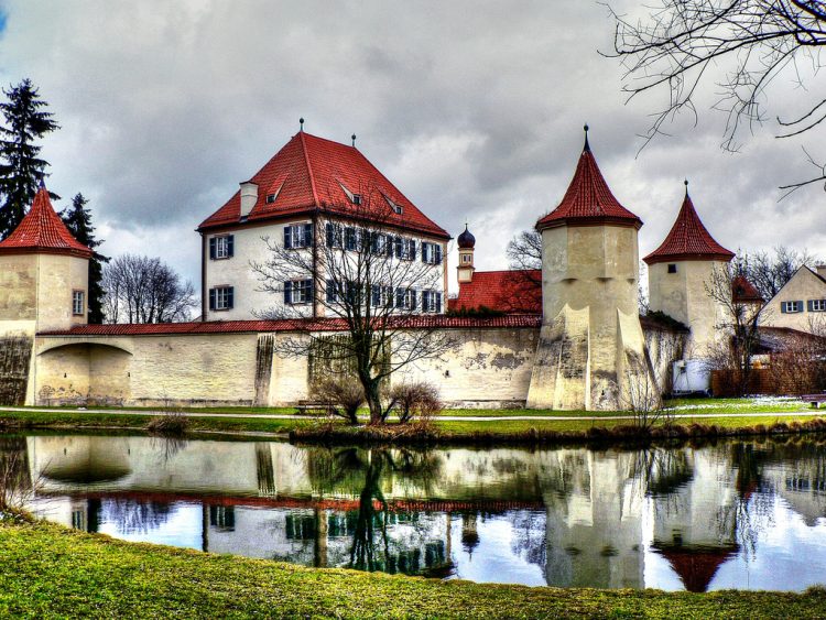 Мюнхен Замок Блютенбург